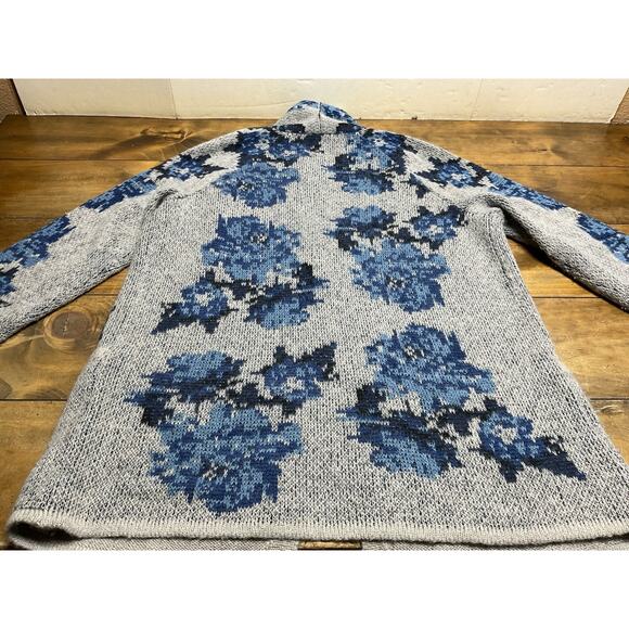 J Jill Woman's Gray Blue Floral Cardigan Sweater Front Pockets Size Large Wool - Picture 13 of 13